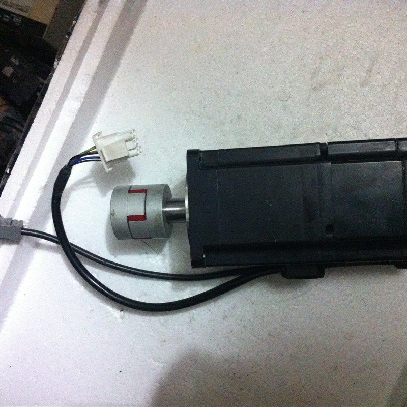 SGMJV-06A3A6C  安川马达 SGMJV-06A3A2C