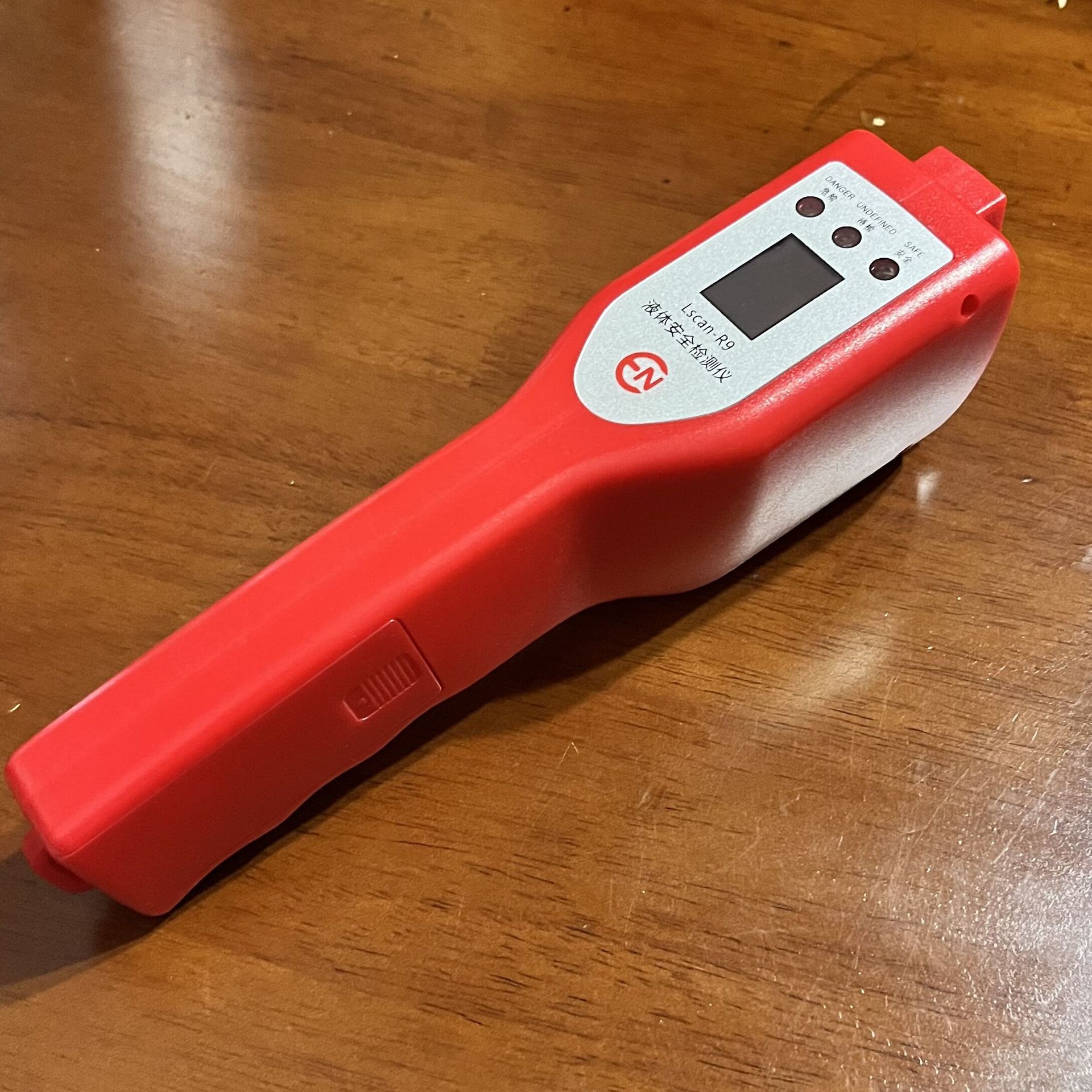 高精度手持液体探测仪 玻璃塑料瓶非接触检测 酒精汽油易燃易爆安