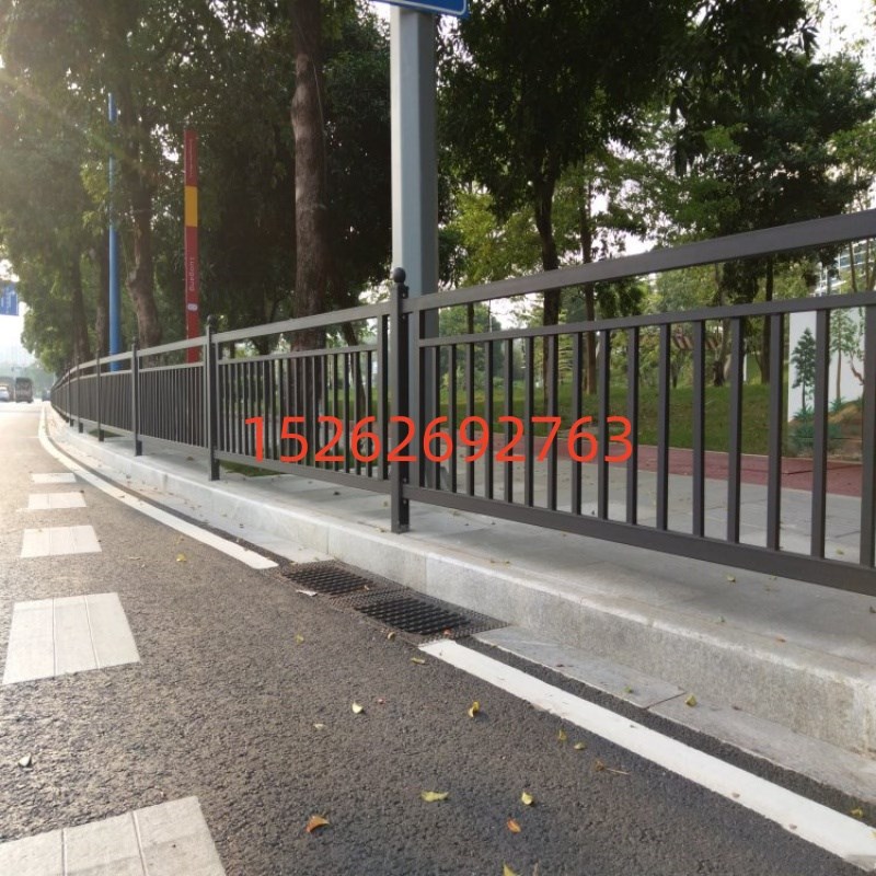 市政道路护栏隔离栏杆锌钢围栏城市加厚安全车间隔离停车场防撞栏
