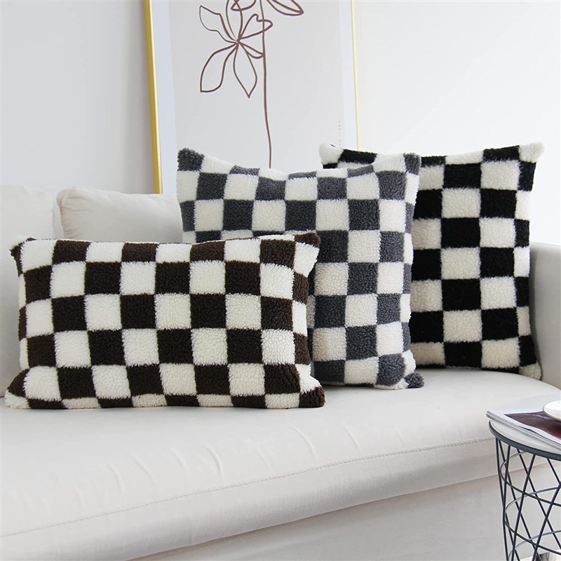 简约棋盘格羊羔毛抱枕客厅沙发靠床头靠枕椅子靠背办公室腰枕抱