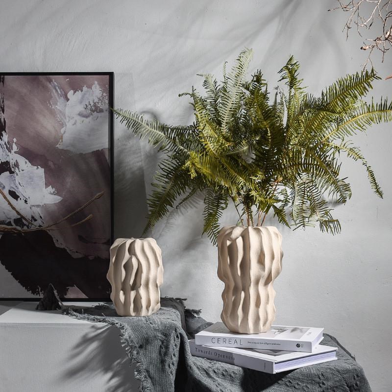 茶室软装案列侘寂风客厅陶瓷布丁花瓶摆件客厅插干花艺术花屏