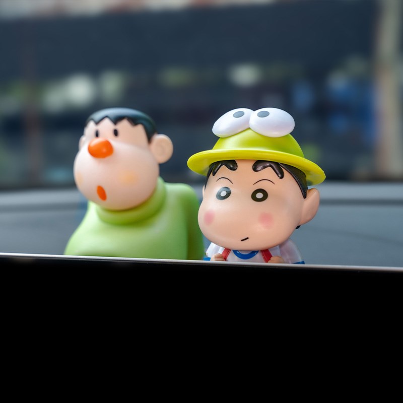 歪头坐姿胖虎车载摆件创意汽车内饰品202新款玩偶可爱中控台装饰