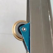 浴室不锈钢钛合金下轮子移门玻璃门衣橱柜门衣柜门地轨道滑轮滚轮