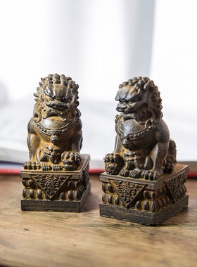 迷你国风铁锈石狮子创意办公桌面小摆件装饰造景摆设树脂茶宠一对