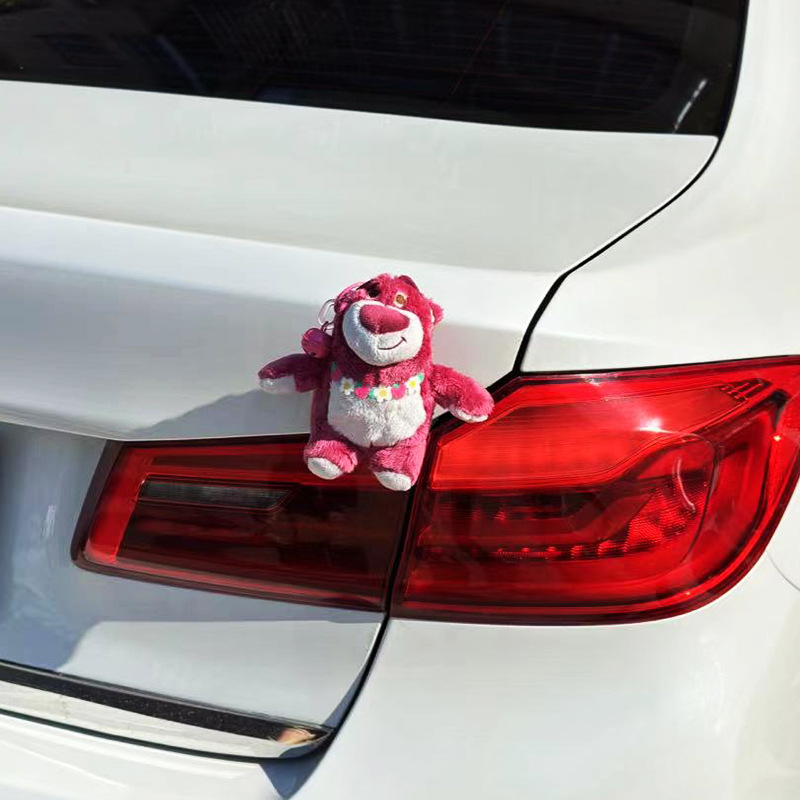 车载摆件创意可爱玩偶公仔挂饰电动车装饰女士后备箱车外车尾挂件