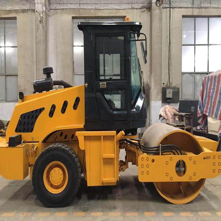 供应5吨3缸?国三单钢轮驾驶式压路机 价格优惠质量保证