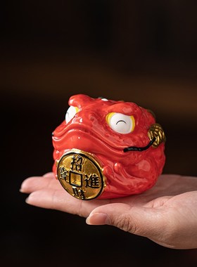创意国潮招财金蟾摆件家居办公室玄关桌面装饰陶瓷三足蟾蜍工艺品