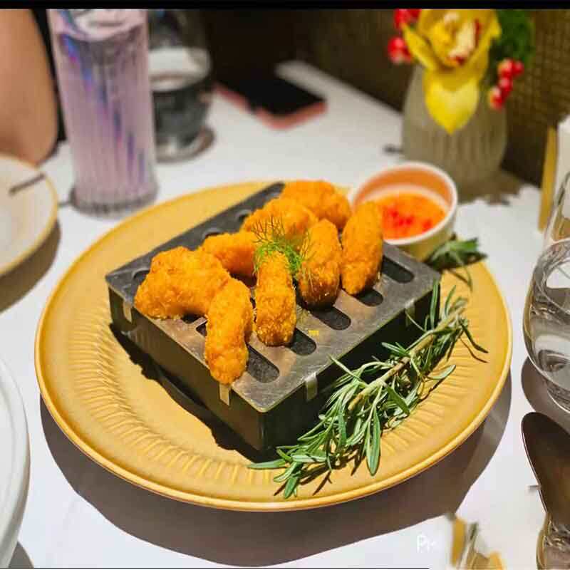 创意时尚餐具东南亚风格特色料理石牛扒盘花岗石高温猪颈肉烤肉盘