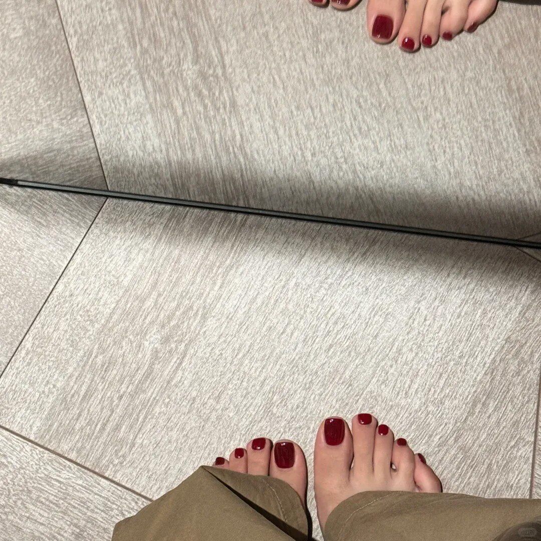 手工脚趾甲贴片成品纯色显白樱桃红防水甲片新娘孕妇脚指甲穿戴甲