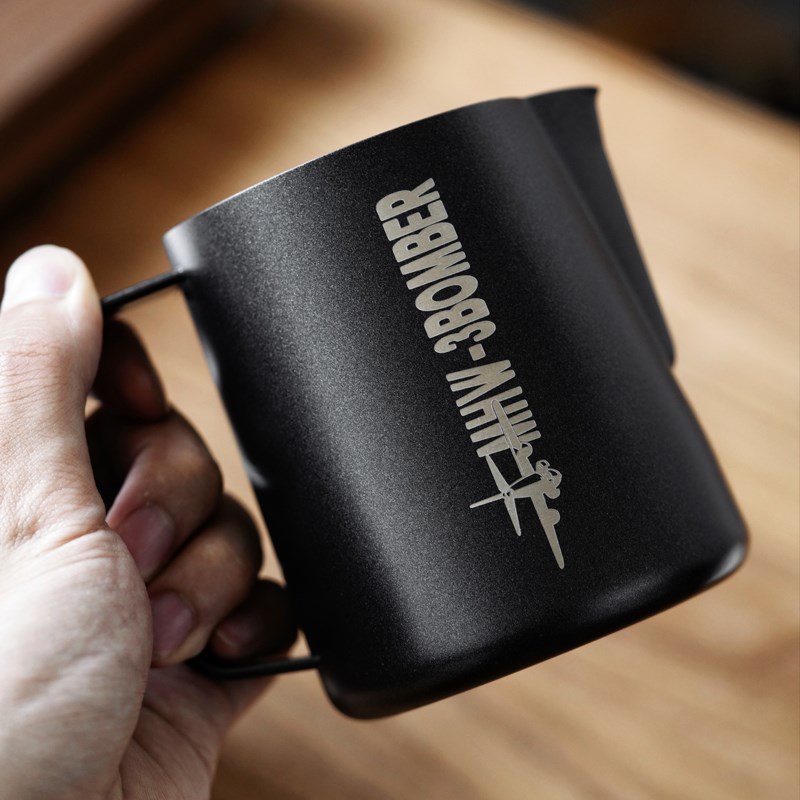 轰炸机专业咖啡拉花缸涡轮打奶缸梁凡尖嘴圆嘴惠家wpm杯大肚450ml