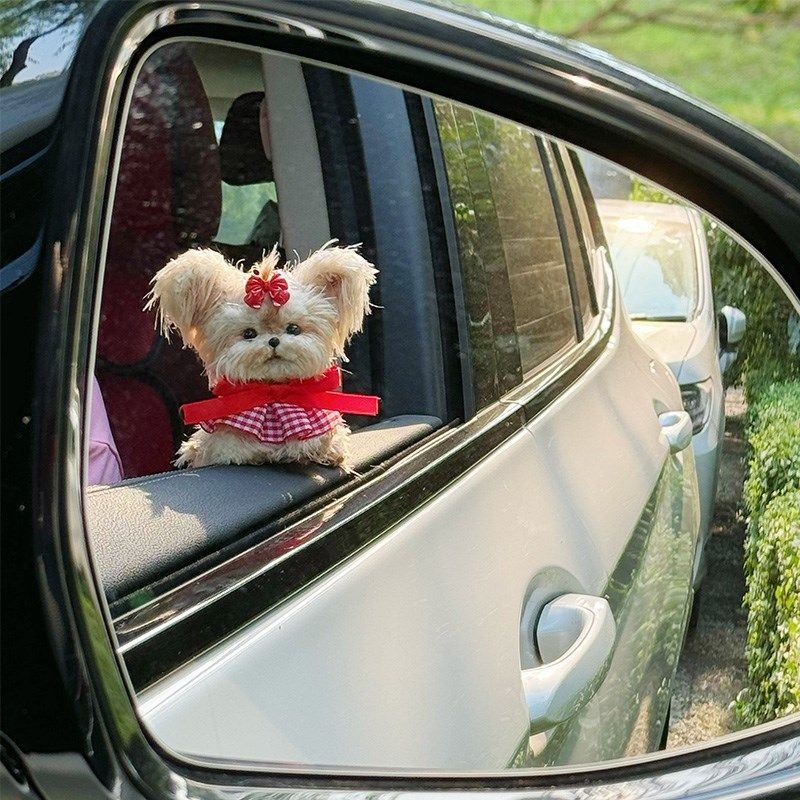 女生线条小狗车载装饰品摆件汽车高级感中控台西高地毛绒玩偶公仔