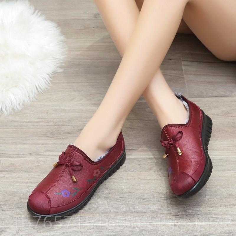 高档妈软妈棉鞋女冬皮加绒保暖舒适平底2202年中老年人防滑底鞋老