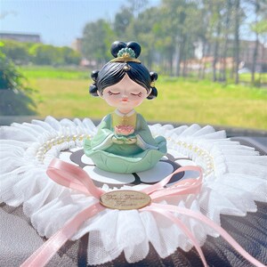 国风佛系少女车载摆件好运莲莲治愈车内中控台摆台装饰汽车摆件