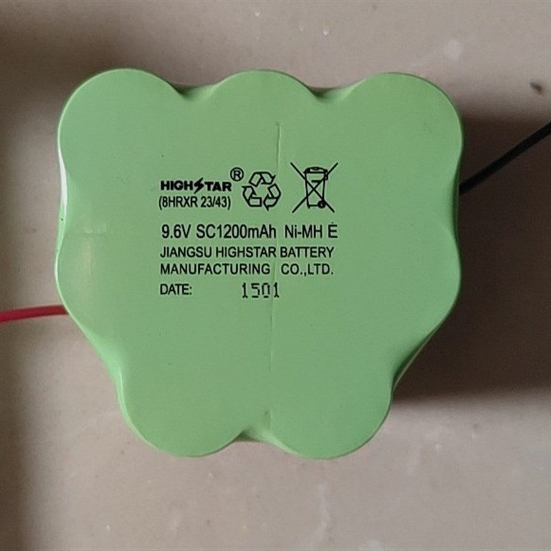 小狗D-702干湿两用充电便携式真空吸尘器电池 9.6V SC1200mAh电池