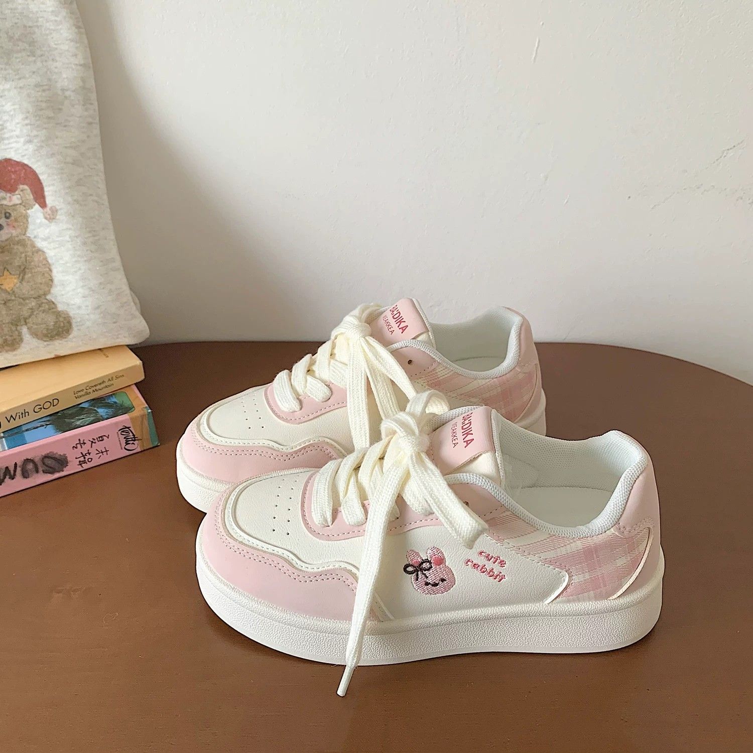 夏季百搭厚底小白鞋女鞋刺绣兔子