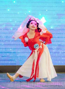 高档儿童俏服狐演出服少儿小狐狸仙气飘逸扇子舞灵装狐献红瑞表演