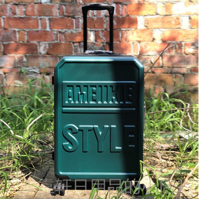 正品2020高值行李箱女网红生拉杆箱24寸潮男学小型登皮机箱颜ins