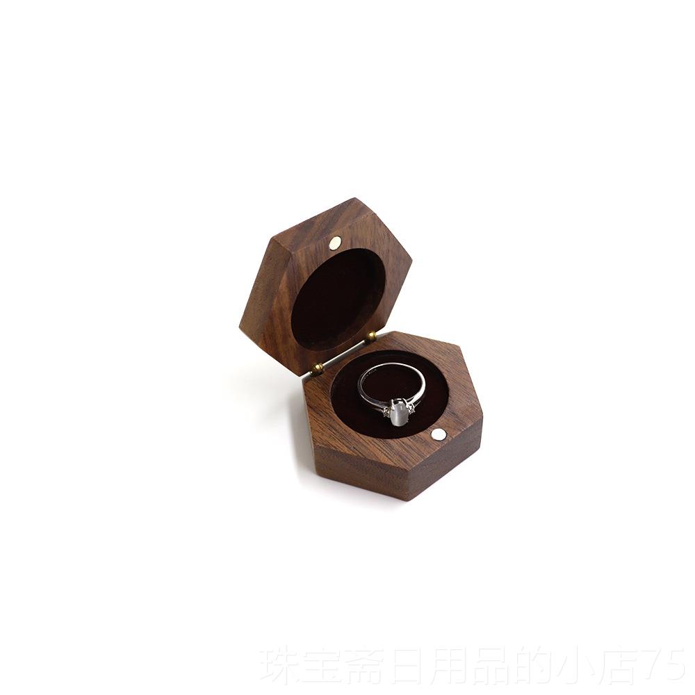 高档戒指盒实档木胡桃木创意钻戒盒子高木古质可爱求婚覆戒包装盒图片