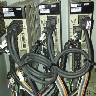 SGDV 2R8A11A 1R6A11A安川驱动器SGDV