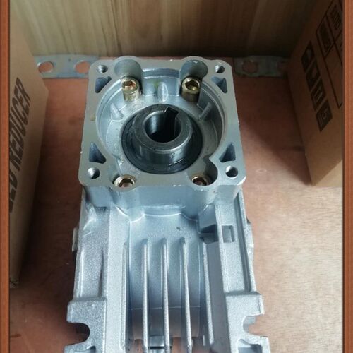 RV040减速机 速比30 法兰60*60 止口50 内孔14  涡轮蜗杆减速机