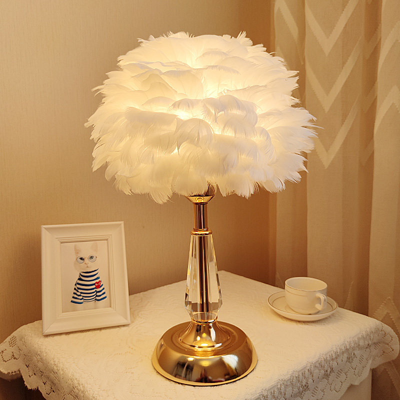 羽毛台灯卧室床头灯高级感温馨浪漫氛围灯结婚房间装饰床头柜灯