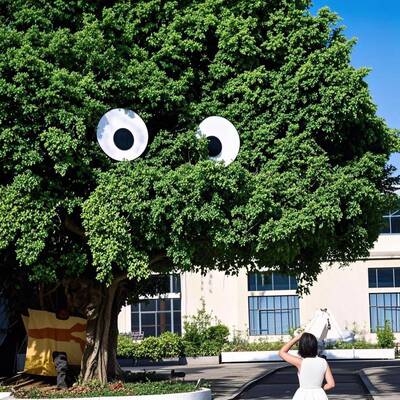 户外旋转创意门头招牌会动的眼睛灯箱网红定 制跳动打卡灯光装置