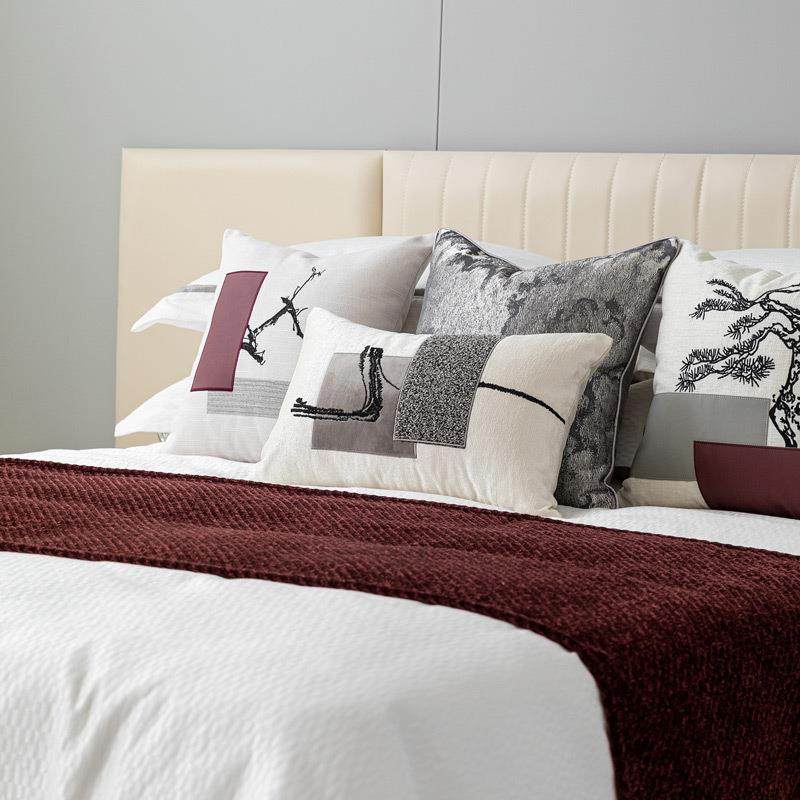 新中式现代轻奢酒店样板间床品多件套红色系床上靠枕床旗床尾搭毯