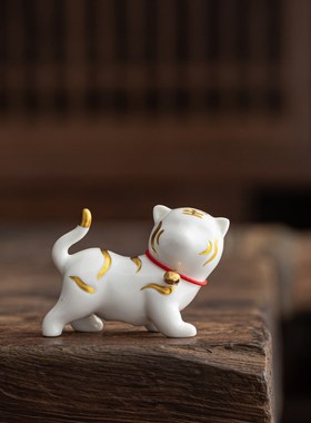 创意可爱小老虎陶瓷摆件茶宠生肖虎笔架造景桌面摆设现代家居客厅