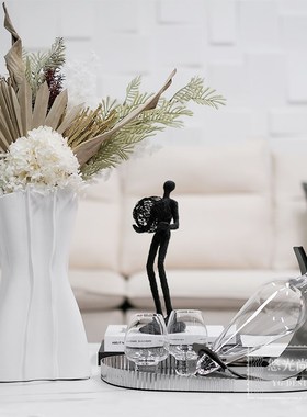 现代简约样板房客厅餐厅陶瓷花艺花器组合玻璃酒器不锈钢托盘摆件