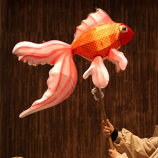 中秋节复古风古镇风景区定制花灯舞灯锦鲤鱼灯金鱼手持发光灯笼成