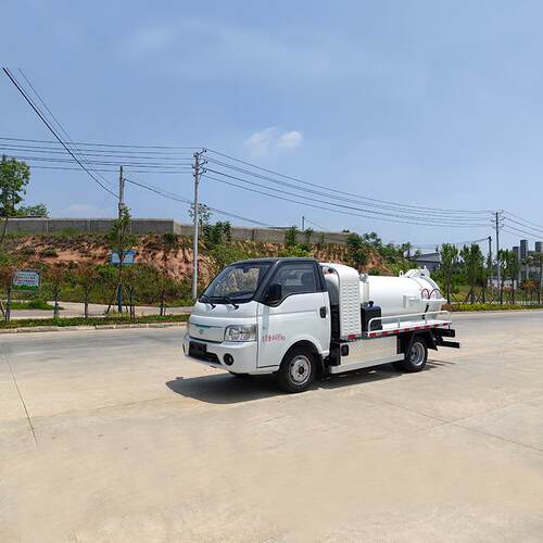 电动吸污车 真空化粪池吸污车 保护环境卫生 续航265公里