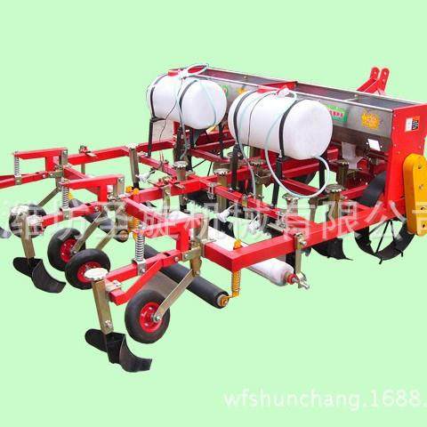 配套四轮拖拉机2行4行6行花生播种机施肥播种起垄喷药覆膜一体机