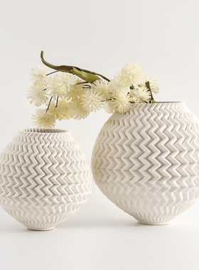 创意3D打印皱褶陶瓷白色花器设计师艺术装饰品样板间客厅花瓶摆件