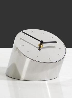 现轻面奢金件属不锈钢37198斜时钟摆代样板房售楼处家居卧室床头