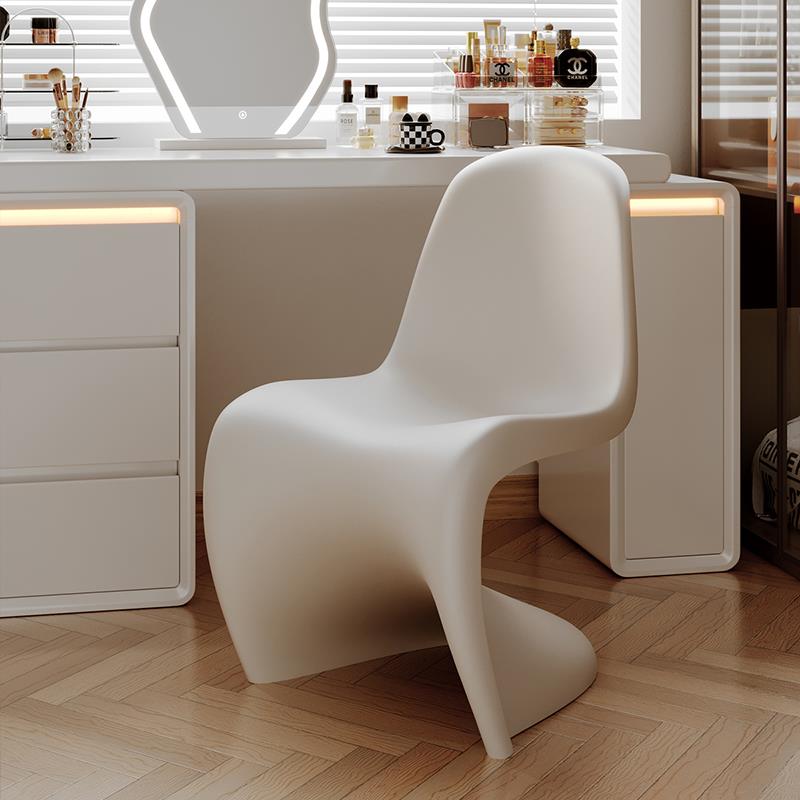 潘椅餐NB62潘通椅家用塑料椅极子网椅红轻奢异形靠背椅意式简餐桌