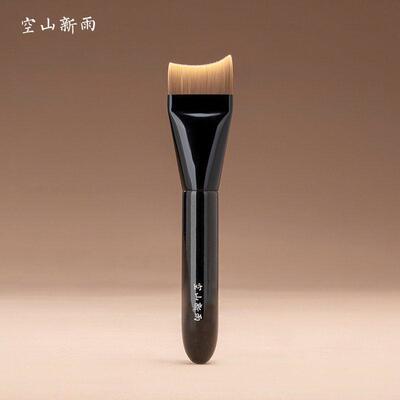 空山新雨踏歌119月牙形粉底刷大号扁头刀锋轻薄底妆刷弧型面膜刷