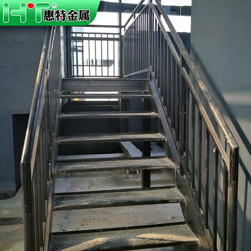 厂家直梯供工程钢结线构转楼机房钢梯阁楼直机房钢梯式不锈钢扶梯