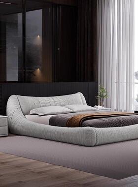 布艺床现代简约轻科奢款家用技主卧大床意式极简榻榻米布新双ZCE