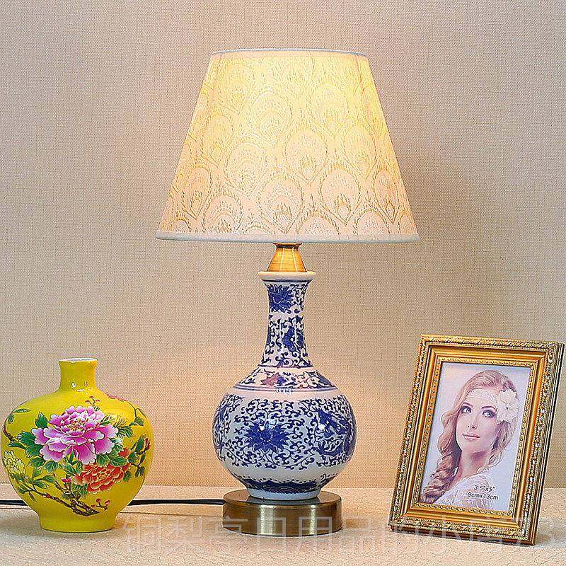 正品现代中式北欧温馨喂奶头床卧调光遥控学习小夜灯青花柜陶室瓷