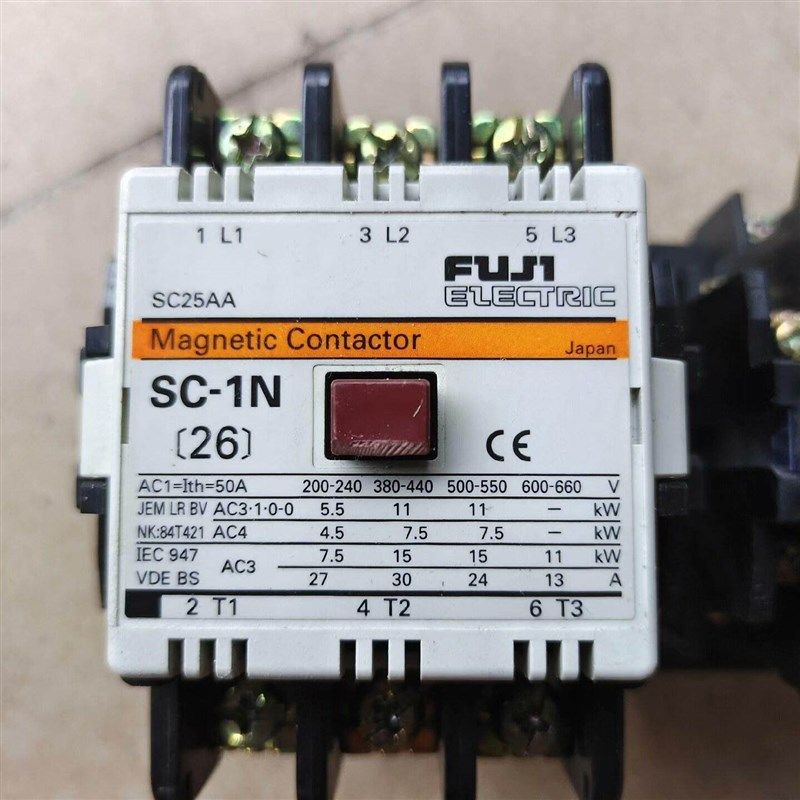 拆机sc-1n接触器 线圈电压AC110v 成色漂亮 共