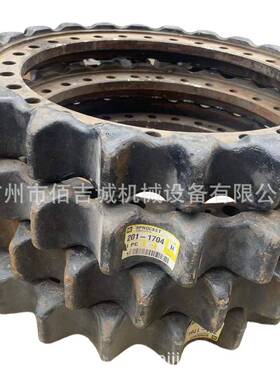 AT3952C35NOD034355挖掘机零件履带链轮59-36449201-1704