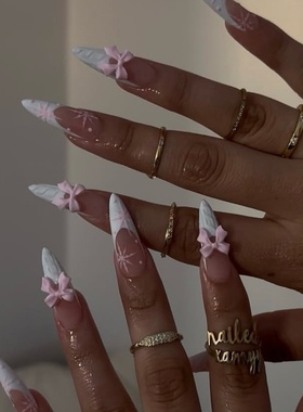 Sellora冬日白色雪花海莉穿戴甲手工中长美甲高级杏仁指甲iq