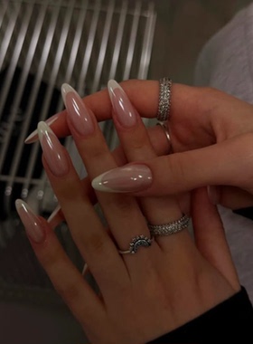 白色法式海莉穿戴甲手工中长简约老钱美甲高级绝美杏仁指甲