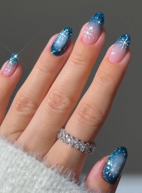 冬日蓝色雪花海莉穿戴甲手工中长款简约老钱美甲高级绝美杏仁指甲