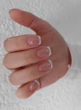 白色法式白女海莉穿戴甲手工短款简约老钱美甲高级绝美短甲指甲