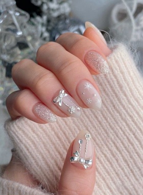 Sellora冬日白色雪花海莉穿戴甲手工短款美甲高级杏仁指甲xq