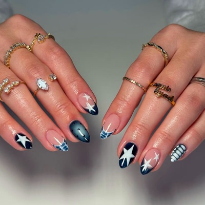 2026新款蓝色星星穿戴甲手工中长简约海莉美甲高级绝美杏仁指甲
