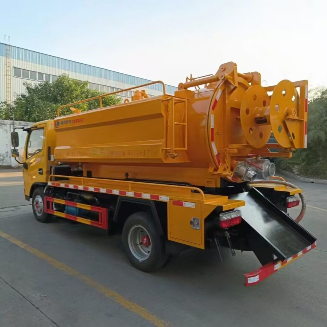 东风蓝牌多功能清洗吸污车 市政环保专用车包上户
