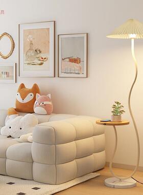 奶风沙发旁边的落油地灯客厅边几置物式几70473卧室床头百褶茶立