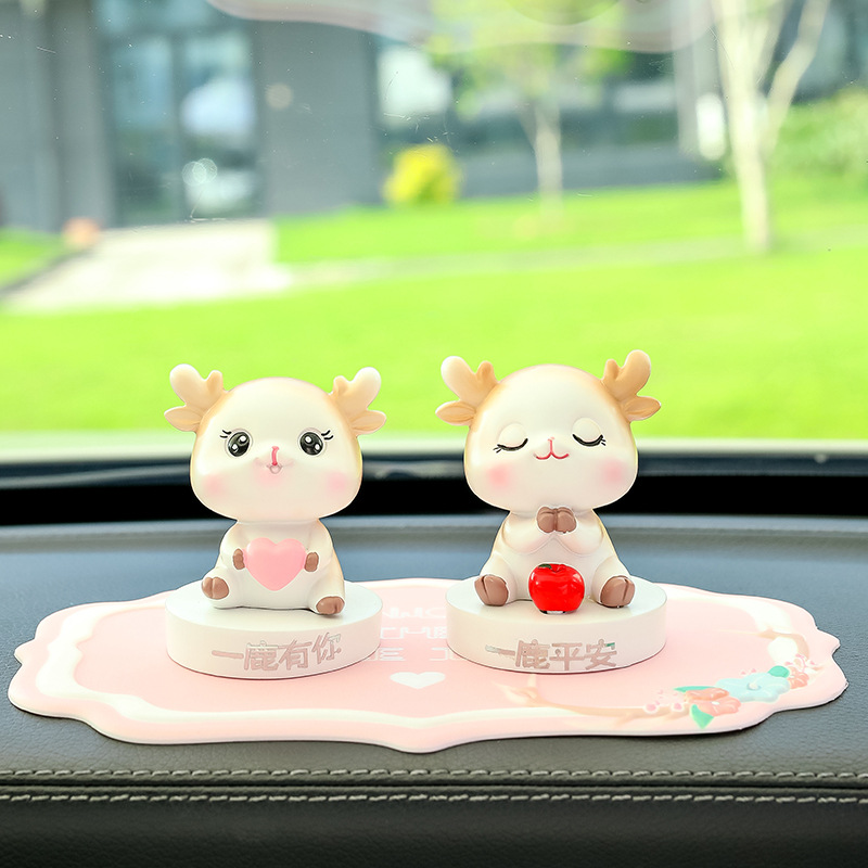 一路平安汽车摆件车载可爱女士中控台装饰品女司机车内玩偶小公仔